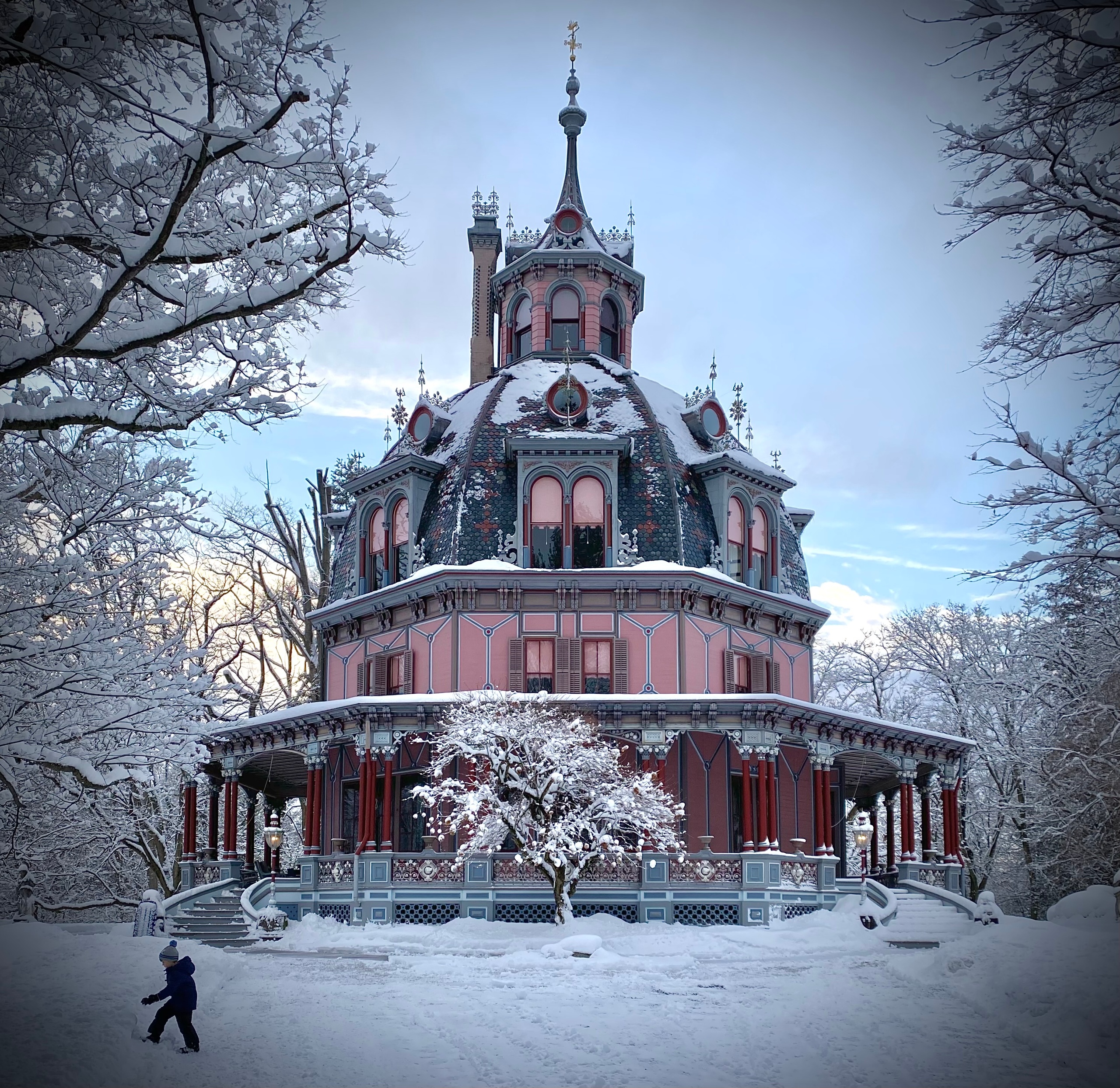 Victorian Christmas at the Octagon House | Armourstiner Octagon House